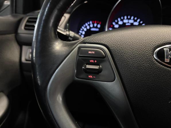 Kia Rio III Рестайлинг с пробегом 2015 года, цена 1 099 000 рублей, 99000 км, хэтчбек, Автокод Объявления