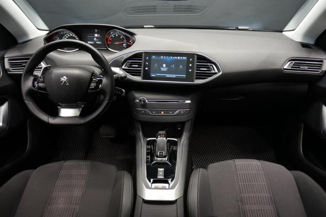 Peugeot 308 II Рестайлинг с пробегом 2018 года, цена 1 690 000 рублей, 149447 км, универсал, Автокод Объявления