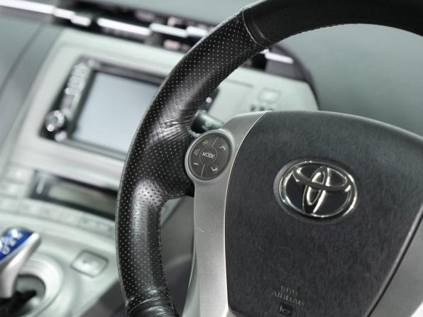 Toyota Prius III Рестайлинг (XW30) с пробегом 2013 года, цена 1 170 000 рублей, 180984 км, лифтбек, Автокод Объявления