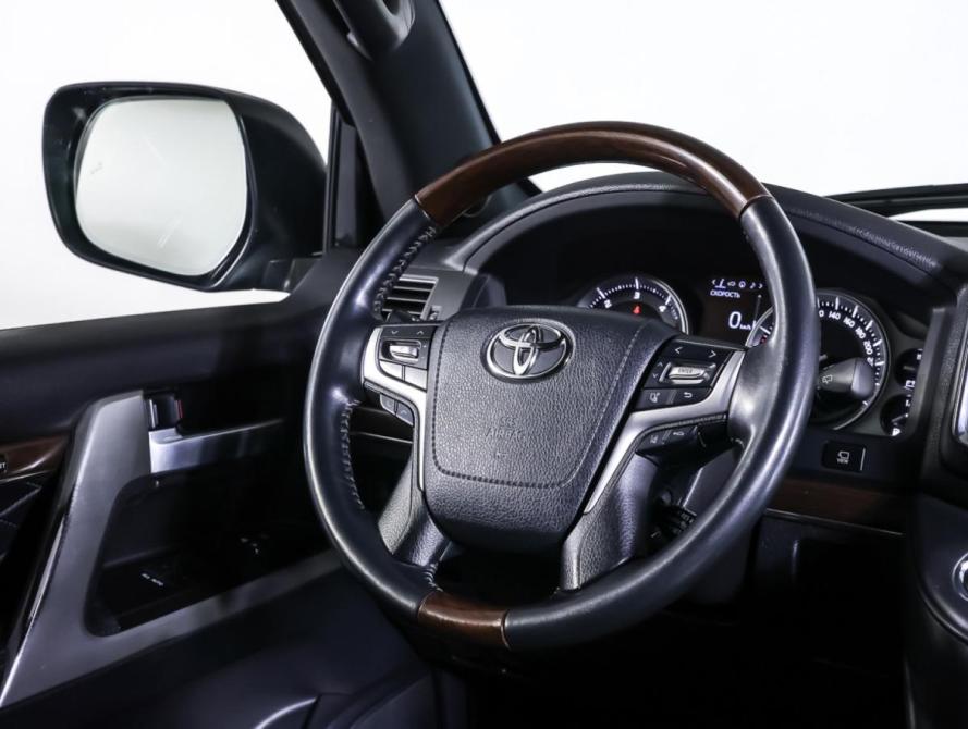 Toyota Land Cruiser 200 Series Рестайлинг 2 Москва  - изображение 13