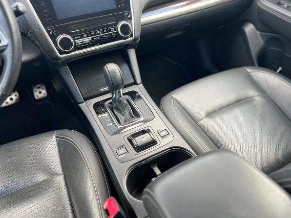 Subaru Legacy VI Рестайлинг с пробегом 2018 года, цена 2 150 000 рублей, 183000 км, седан, Автокод Объявления