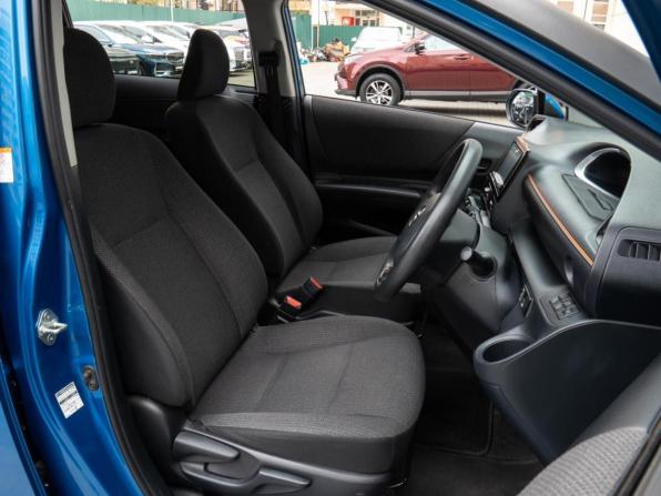 Toyota Sienta II Рестайлинг с пробегом 2019 года, цена 1 430 000 рублей, 98319 км, компактвэн, Автокод Объявления