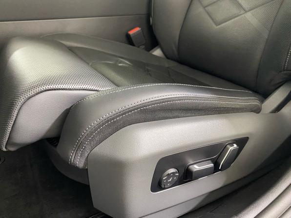 BMW 5 серии VIII (G60/G61/G68) с пробегом 2024 года, цена 7 859 900 рублей, 21401 км, седан, Автокод Объявления