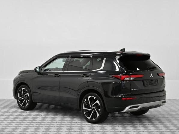 Mitsubishi Outlander IV с пробегом 2023 года, цена 2 399 000 рублей, 31688 км, внедорожник, Автокод Объявления
