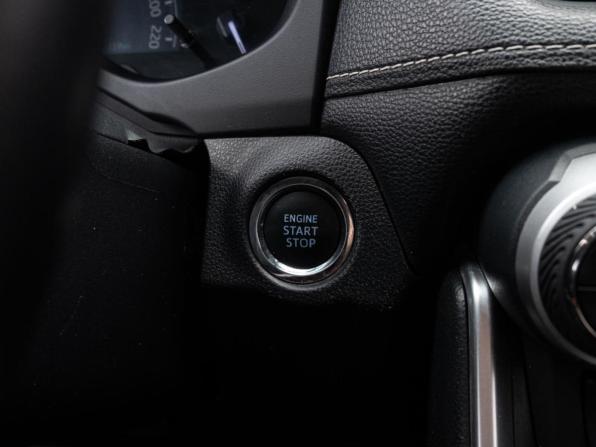 Toyota RAV4 V (XA50) с пробегом 2021 года, цена 2 900 000 рублей, 126359 км, внедорожник, Автокод Объявления