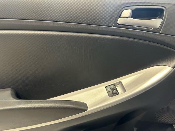 Hyundai Solaris I с пробегом 2012 года, цена 815 000 рублей, 84253 км, седан, Автокод Объявления