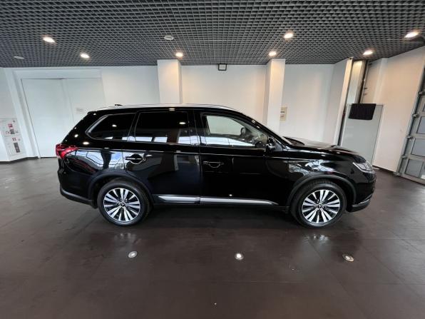 Mitsubishi Outlander III Рестайлинг 3 с пробегом 2018 года, цена 2 090 000 рублей, 95767 км, внедорожник, Автокод Объявления