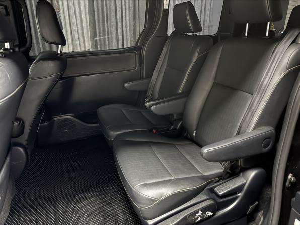Toyota Esquire I с пробегом 2016 года, цена 1 750 000 рублей, 251872 км, минивэн, Автокод Объявления