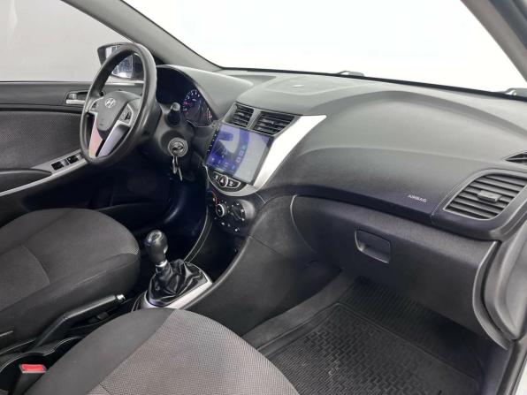 Hyundai Solaris I с пробегом 2013 года, цена 670 000 рублей, 226000 км, хэтчбек, Автокод Объявления