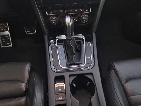 Volkswagen Passat B8 с пробегом 2019 года, цена 1 565 000 рублей, 228478 км, седан, Автокод Объявления