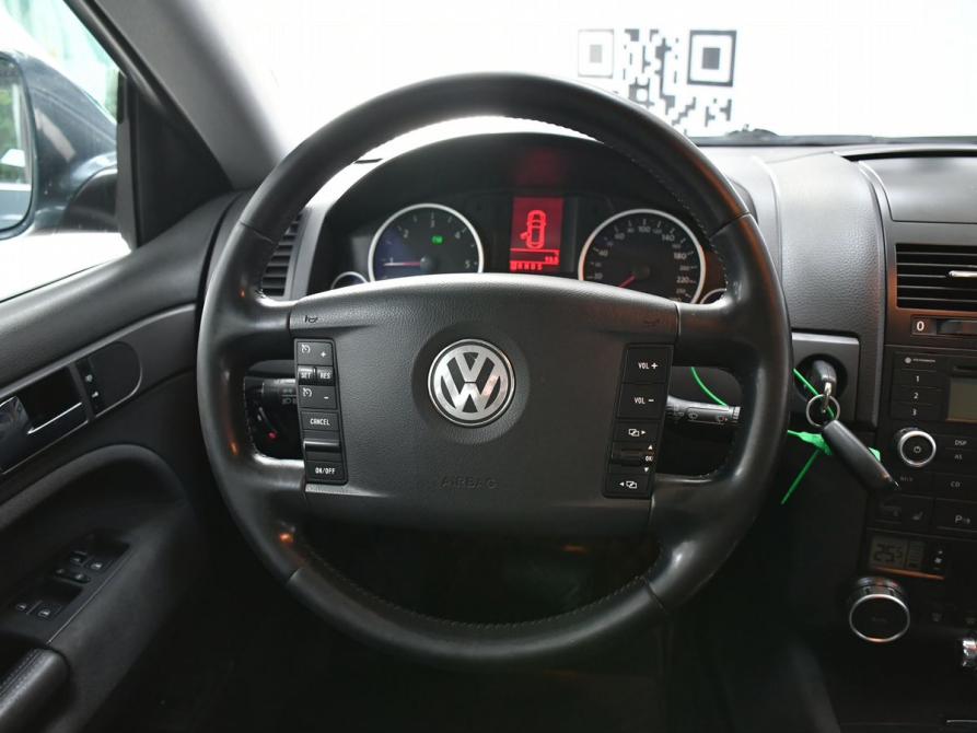Volkswagen Touareg I Рестайлинг Новосибирск  - изображение 14