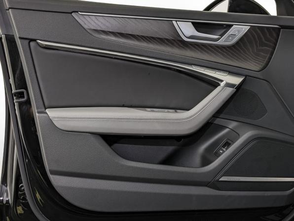 Audi A6 V (C8) с пробегом 2021 года, цена 4 530 000 рублей, 61659 км, седан, Автокод Объявления