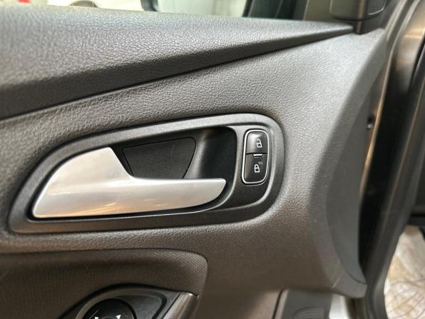 Ford Focus III Рестайлинг с пробегом 2017 года, цена 1 050 000 рублей, 92380 км, хэтчбек, Автокод Объявления