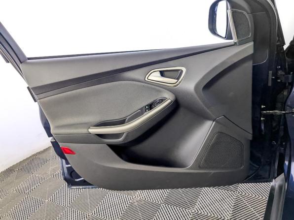 Ford Focus III с пробегом 2012 года, цена 900 000 рублей, 71132 км, седан, Автокод Объявления