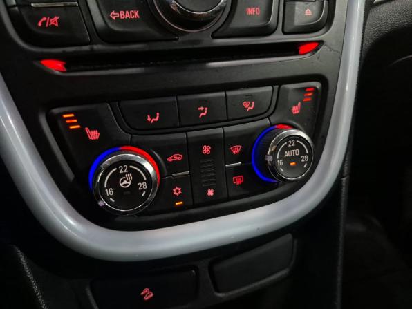 Opel Mokka I с пробегом 2013 года, цена 660 000 рублей, 213898 км, внедорожник, Автокод Объявления