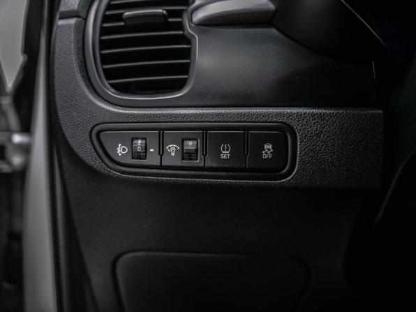 Kia Rio IV с пробегом 2019 года, цена 1 299 000 рублей, 111476 км, хэтчбек, Автокод Объявления