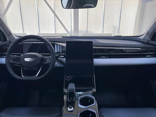 Geely Atlas II с пробегом 2025 года, цена 3 200 000 рублей, 12837 км, внедорожник, Автокод Объявления
