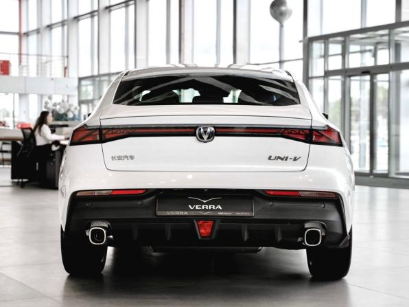 Changan UNI-V I с пробегом 2024 года, цена 2 850 000 рублей, 30 км, лифтбек, Автокод Объявления