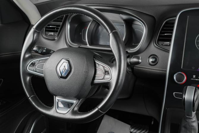 Renault Scenic III с пробегом 2018 года, цена 1 859 000 рублей, 180000 км, компактвэн, Автокод Объявления