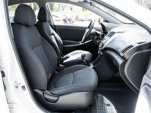 Hyundai Solaris I с пробегом 2013 года, цена 1 029 800 рублей, 138213 км, седан, Автокод Объявления