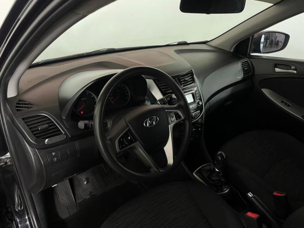 Hyundai Solaris I Рестайлинг с пробегом 2016 года, цена 832 000 рублей, 205000 км, седан, Автокод Объявления