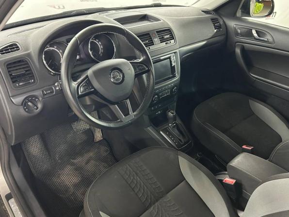 Skoda Yeti I Рестайлинг с пробегом 2017 года, цена 1 099 000 рублей, 209000 км, внедорожник, Автокод Объявления