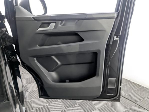 Volkswagen Multivan T6 Рестайлинг с пробегом 2021 года, цена 5 810 000 рублей, 107197 км, минивэн, Автокод Объявления