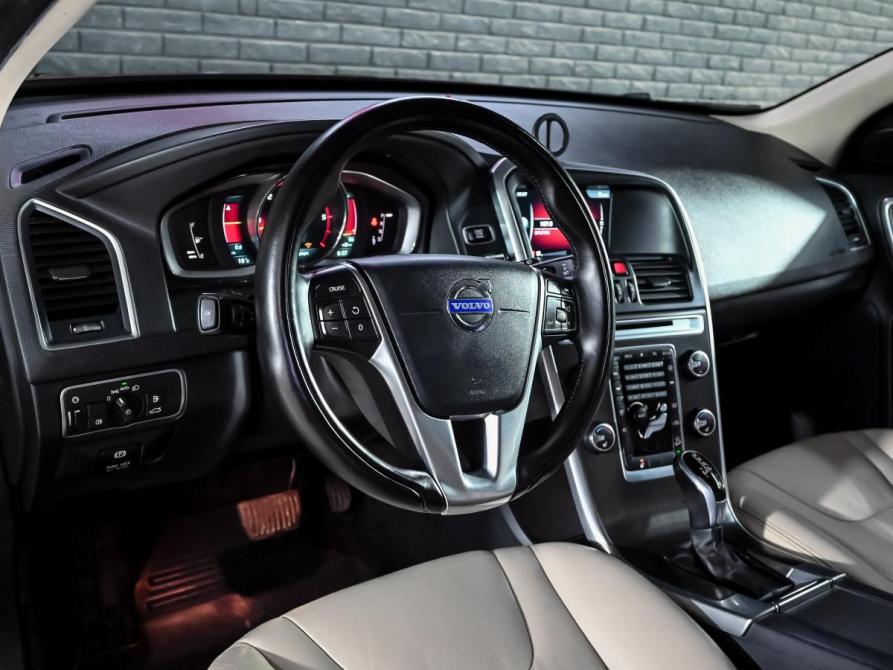 Volvo XC60 I Рестайлинг Екатеринбург  - изображение 12