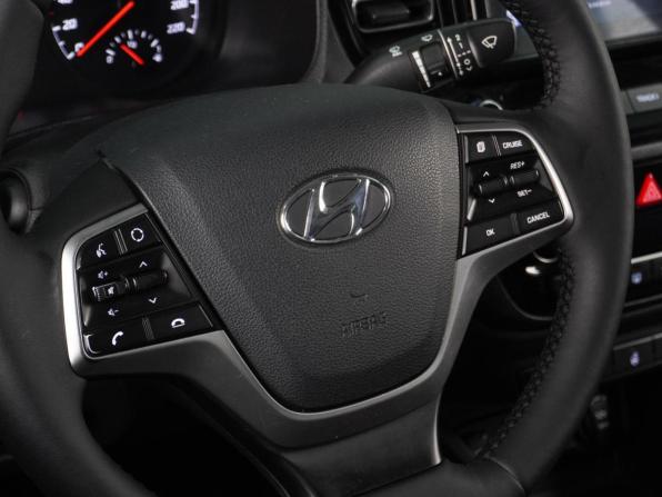 Hyundai Solaris II Рестайлинг с пробегом 2021 года, цена 1 839 000 рублей, 36510 км, седан, Автокод Объявления