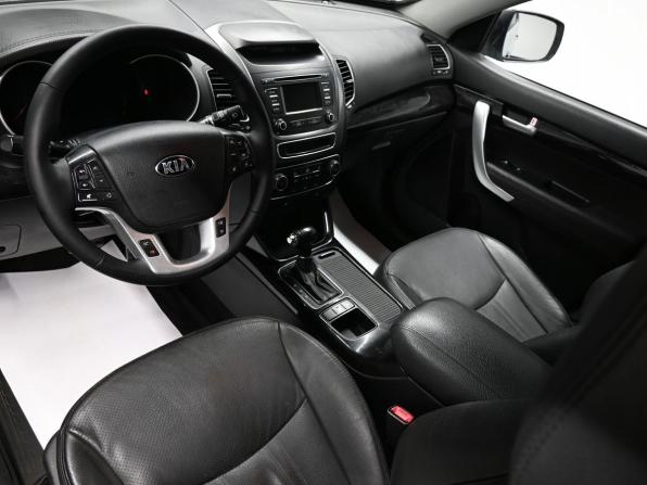 Kia Sorento II Рестайлинг с пробегом 2014 года, цена 1 795 000 рублей, 240250 км, внедорожник, Автокод Объявления