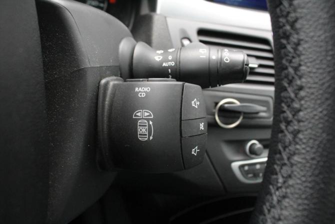 Renault Laguna III с пробегом 2009 года, цена 630 000 рублей, 230418 км, лифтбек, Автокод Объявления
