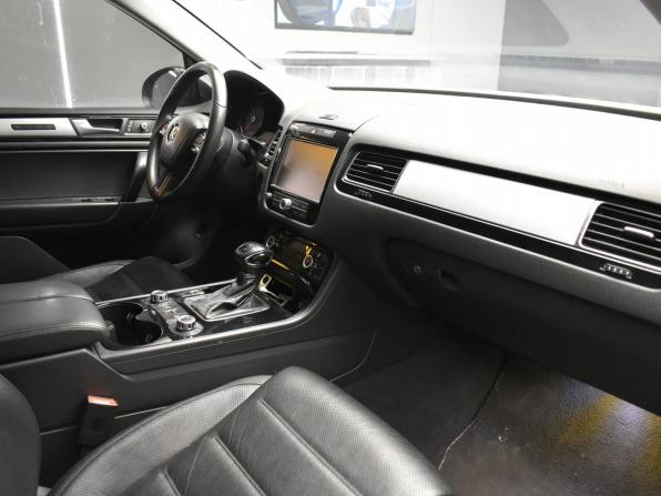 Volkswagen Touareg II с пробегом 2011 года, цена 1 830 000 рублей, 353000 км, внедорожник, Автокод Объявления