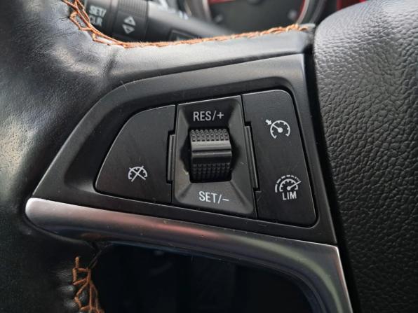 Opel Mokka I с пробегом 2014 года, цена 1 056 000 рублей, 125563 км, внедорожник, Автокод Объявления