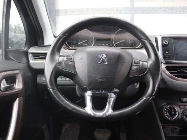 Peugeot 2008 I с пробегом 2014 года, цена 939 000 рублей, 174000 км, внедорожник, Автокод Объявления