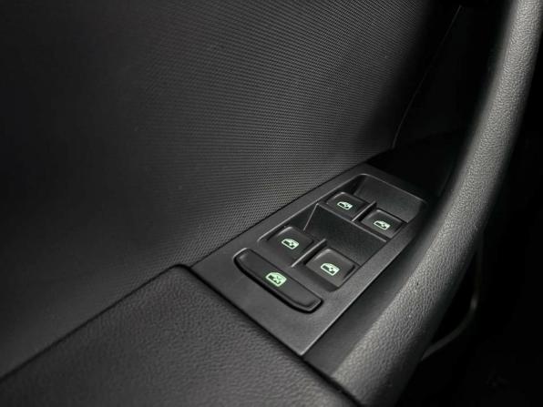 Skoda Rapid I Рестайлинг с пробегом 2019 года, цена 1 199 000 рублей, 76103 км, лифтбек, Автокод Объявления