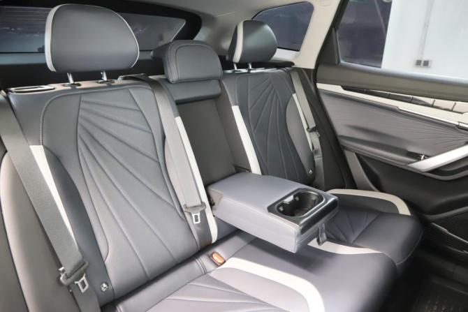 Geely Atlas II с пробегом 2024 года, цена 2 999 000 рублей, 38000 км, внедорожник, Автокод Объявления
