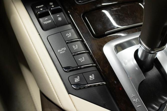 Porsche Cayenne II (958) с пробегом 2012 года, цена 2 950 000 рублей, 125440 км, внедорожник, Автокод Объявления