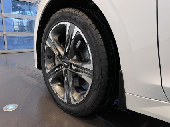 Kia K5 III с пробегом 2022 года, цена 2 150 000 рублей, 184442 км, седан, Автокод Объявления