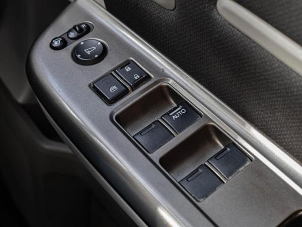 Honda Stepwgn V с пробегом 2016 года, цена 1 715 000 рублей, 176131 км, минивэн, Автокод Объявления