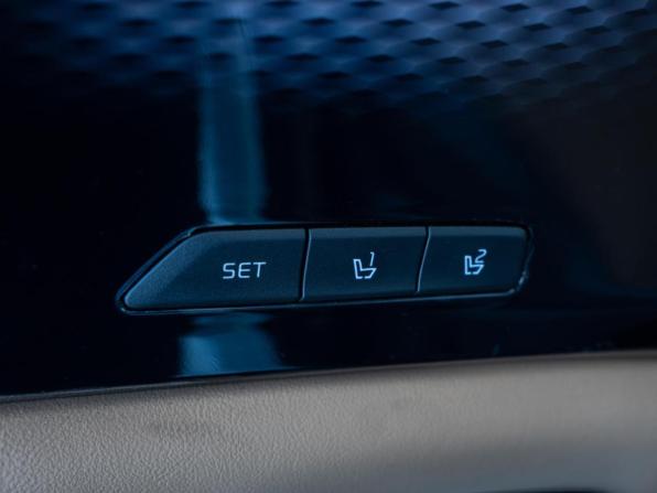 Kia Carnival IV с пробегом 2022 года, цена 4 965 000 рублей, 17410 км, минивэн, Автокод Объявления