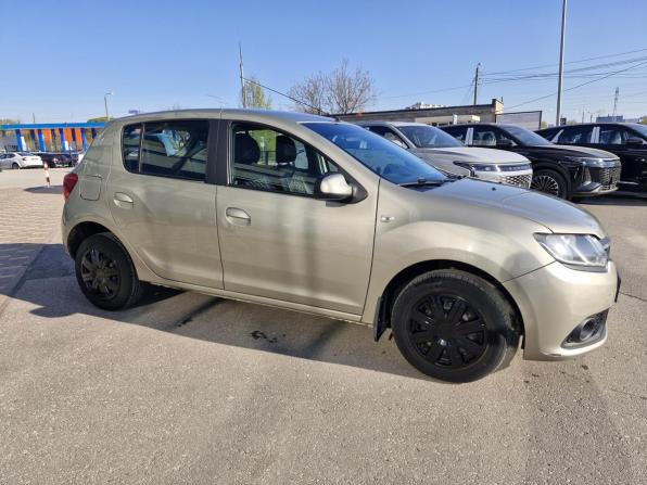 Renault Sandero II с пробегом 2016 года, цена 650 000 рублей, 173135 км, хэтчбек, Автокод Объявления
