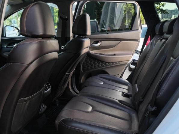Hyundai Santa Fe IV Рестайлинг с пробегом 2022 года, цена 3 699 000 рублей, 32000 км, внедорожник, Автокод Объявления