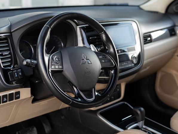 Mitsubishi Outlander III Рестайлинг 3 с пробегом 2019 года, цена 2 050 000 рублей, 184640 км, внедорожник, Автокод Объявления