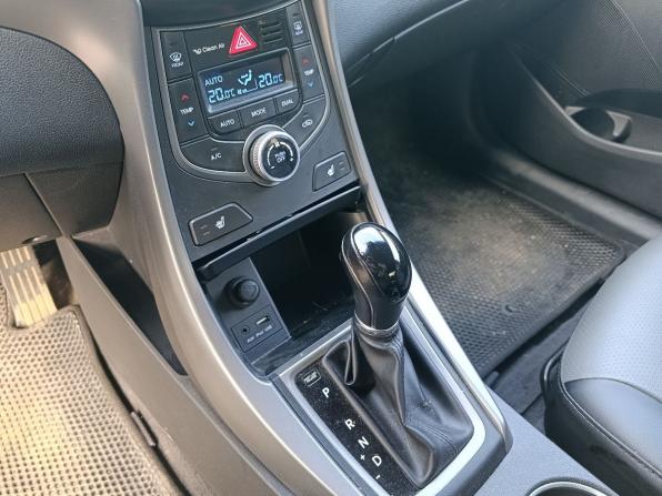 Hyundai Elantra V (MD) Рестайлинг с пробегом 2014 года, цена 819 000 рублей, 143479 км, седан, Автокод Объявления