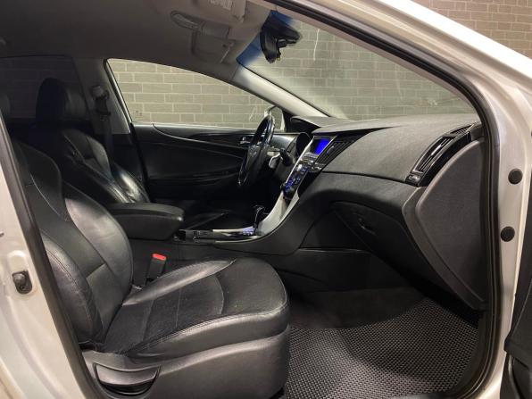 Hyundai Sonata VI (YF) с пробегом 2011 года, цена 1 080 000 рублей, 238035 км, седан, Автокод Объявления