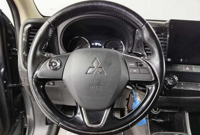 Mitsubishi Outlander III Рестайлинг 2 с пробегом 2016 года, цена 1 750 000 рублей, 189572 км, внедорожник, Автокод Объявления