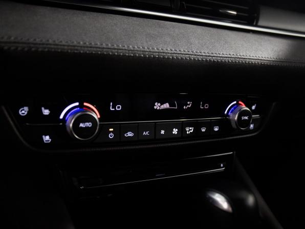 Mazda 6 III (GJ) Рестайлинг 2 с пробегом 2021 года, цена 3 028 500 рублей, 36557 км, седан, Автокод Объявления