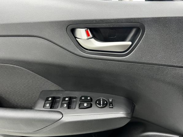 Hyundai Solaris II с пробегом 2017 года, цена 1 150 000 рублей, 130000 км, седан, Автокод Объявления