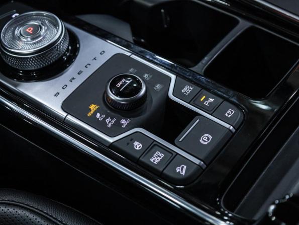 Kia Sorento IV Рестайлинг с пробегом 2024 года, цена 4 950 000 рублей, 28555 км, внедорожник, Автокод Объявления