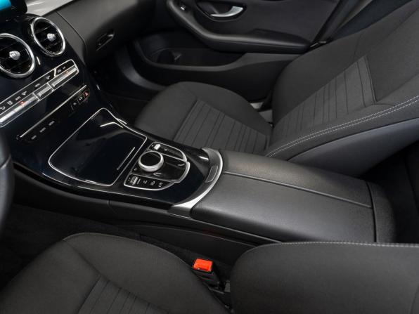 Mercedes-Benz C-Класс IV (W205) Рестайлинг с пробегом 2018 года, цена 2 410 000 рублей, 92194 км, седан, Автокод Объявления
